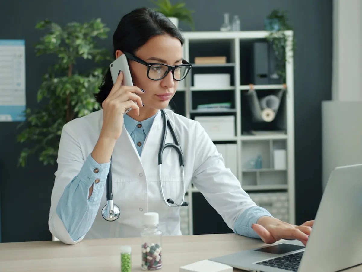 Licensed provider consulting with a Florida patient online